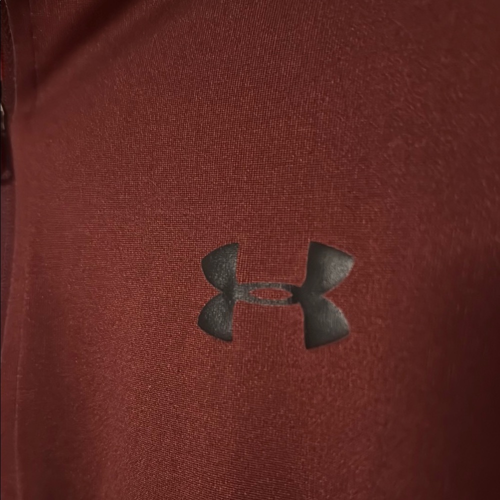 Lot of 2 Under Armour Red Short Sleeve Tee & long sleeve Gym Maroon quarter zip